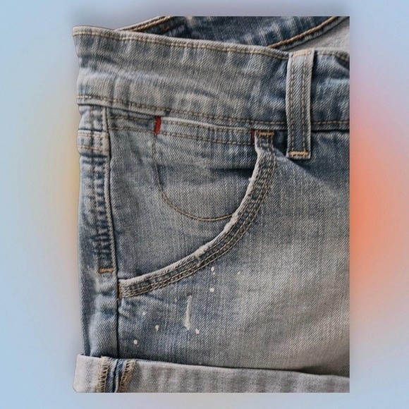 SOLD Vintage Levi’s Y2K Early 2000s Distressed Levi's Painter Shorts - Picture 3 of 8